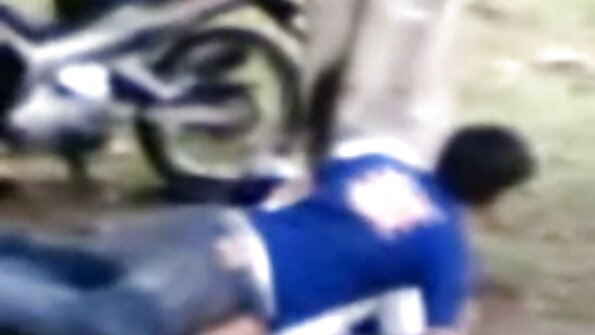 性感拉丁喜欢在上面骑像女牛仔一样的男人