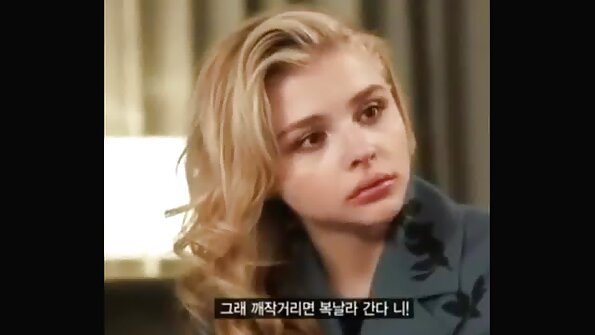 熟练的瘦混蛋伸展丰满的金发女主角的混蛋