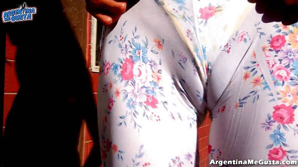 继父乱搞取物的女孩让她忘记了烧伤