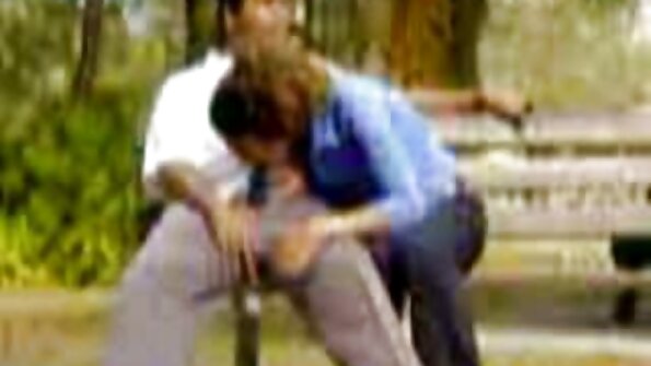 令人惊叹的金发女郎通过铁杆试镜进入色情片