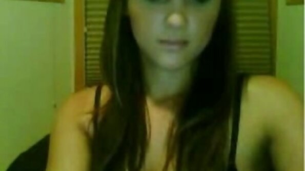 惠特尼·赖特 (Whitney Wright) 脱下红色连衣裙在户外手淫