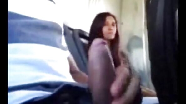 恋足癖的娇小粉丝很好地分析了巨大的男子气概