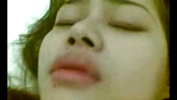 独奏手淫场景与可爱的小妞亚历克西斯水晶