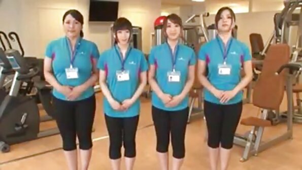 卷发的苍白可爱有一个大鸡巴的新女按摩师