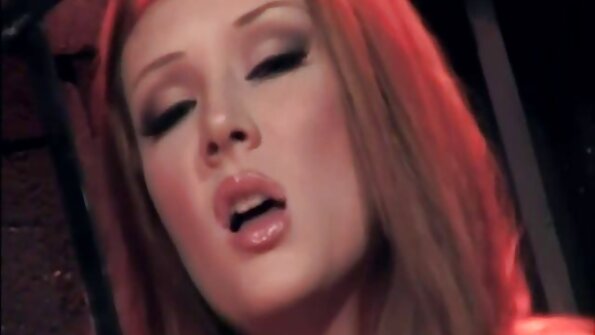 辫子 latina coed 只需要良好的肛门渗透