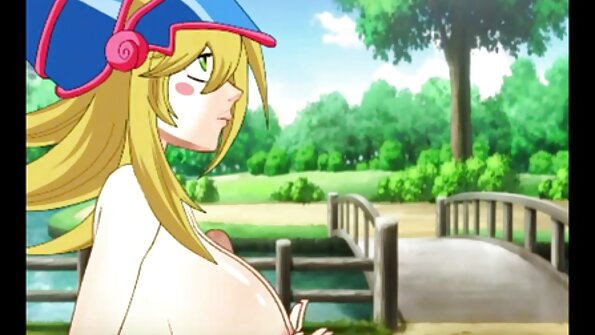 两个性感身材的辣妹在沙发上舔阴部