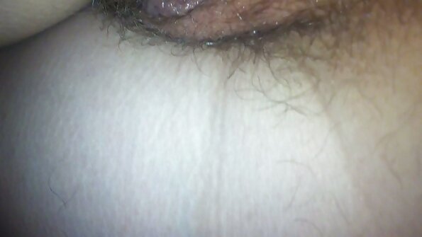 粉红色的头发和巨大的体型让女士难以忘怀