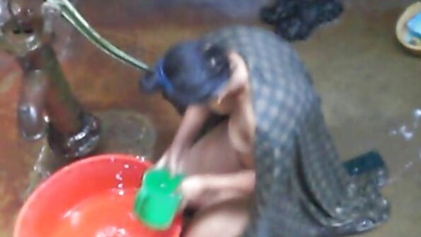 性感的圆屁股女孩将 BBC 带入欢迎阴户