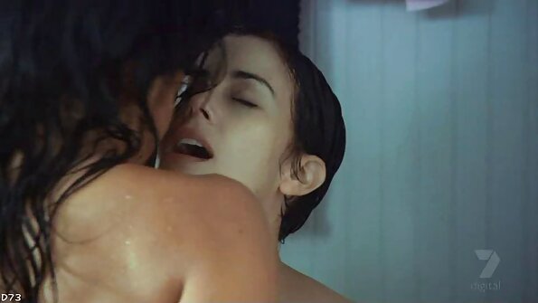 活泼的奶子青少年色情他妈的粉红色玩具