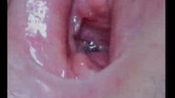 来自拉丁美洲的 Sexpot 得到她的嘴、阴道和屁股性交