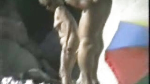 青少年荡妇急切地需要现金在公共场合被性交