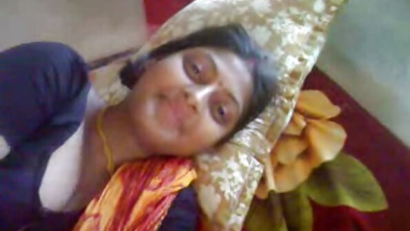 三个宝贝正在互相做一些非常性感和性感的事情