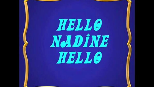 两个人在按摩台上相亲相爱