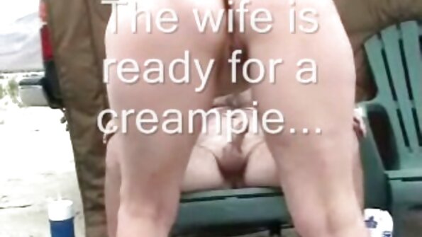 大山雀、乳头浮肿和大屁股驼峰的女人