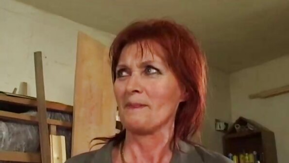 性伴侣允许变态留在健身房拍摄他妈的