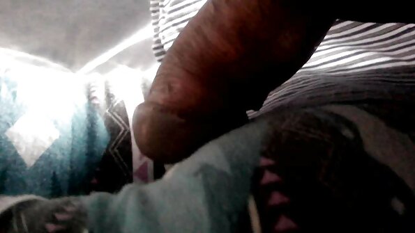 今天的年轻人与一动不动的女性发生了非互惠的性交