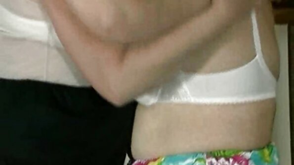 两个女大学生疯狂地爱上了女同性恋的口交