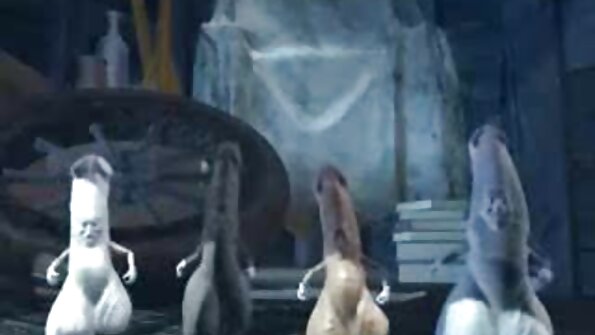 可怜的红发女郎被小鸡用性交