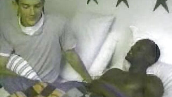 在户外他妈的铁杆荡妇性感假奶