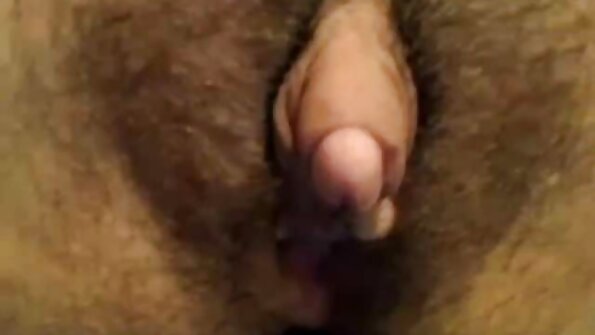 青少年护送与一个英俊的男人有一个愉快的性爱约会