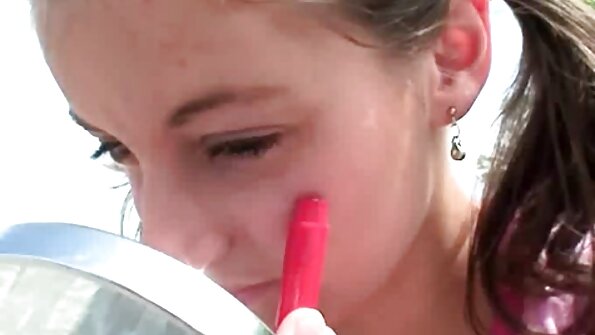 两个身材不错的辣妹被医生操了