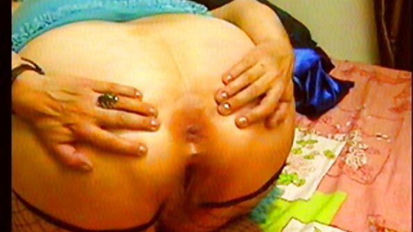 Sophia Leone 和 Katana Kombat 缓慢而温柔的女同性恋