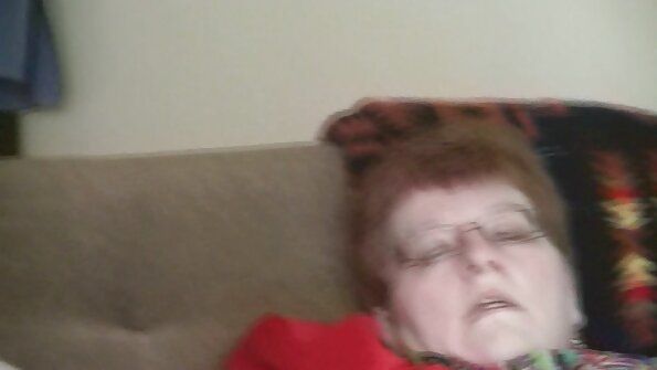 湿粉红色的屄打开了一个大公鸡的长时间他妈的